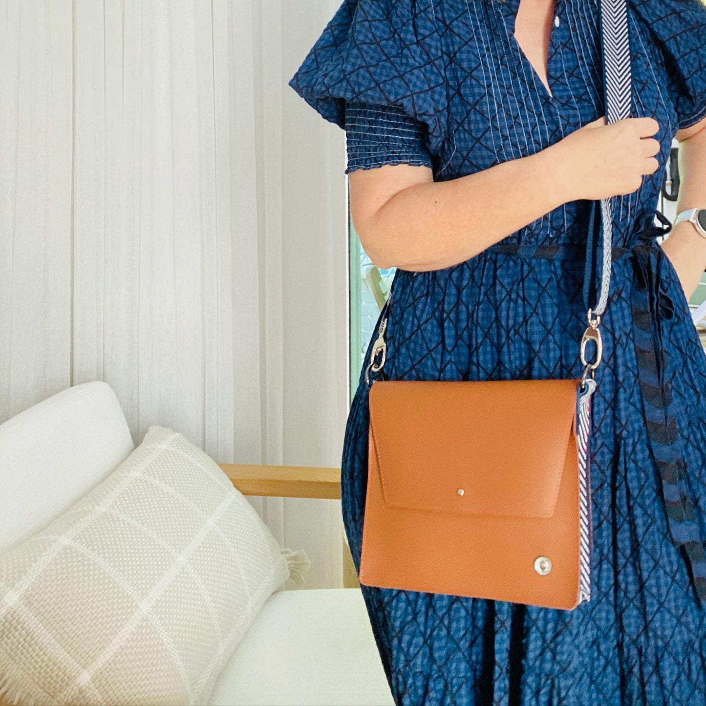 ALLY Leather Crossbody bag - Midi - Camel Navy Chevron