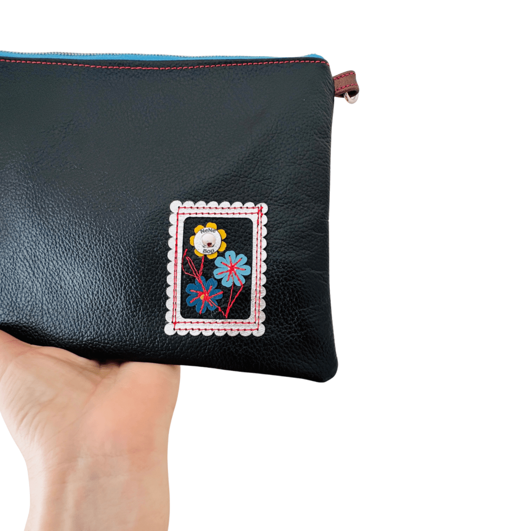 Block Colour with Fidget Flower Charm - Pebble Black Leather Purse Plus+