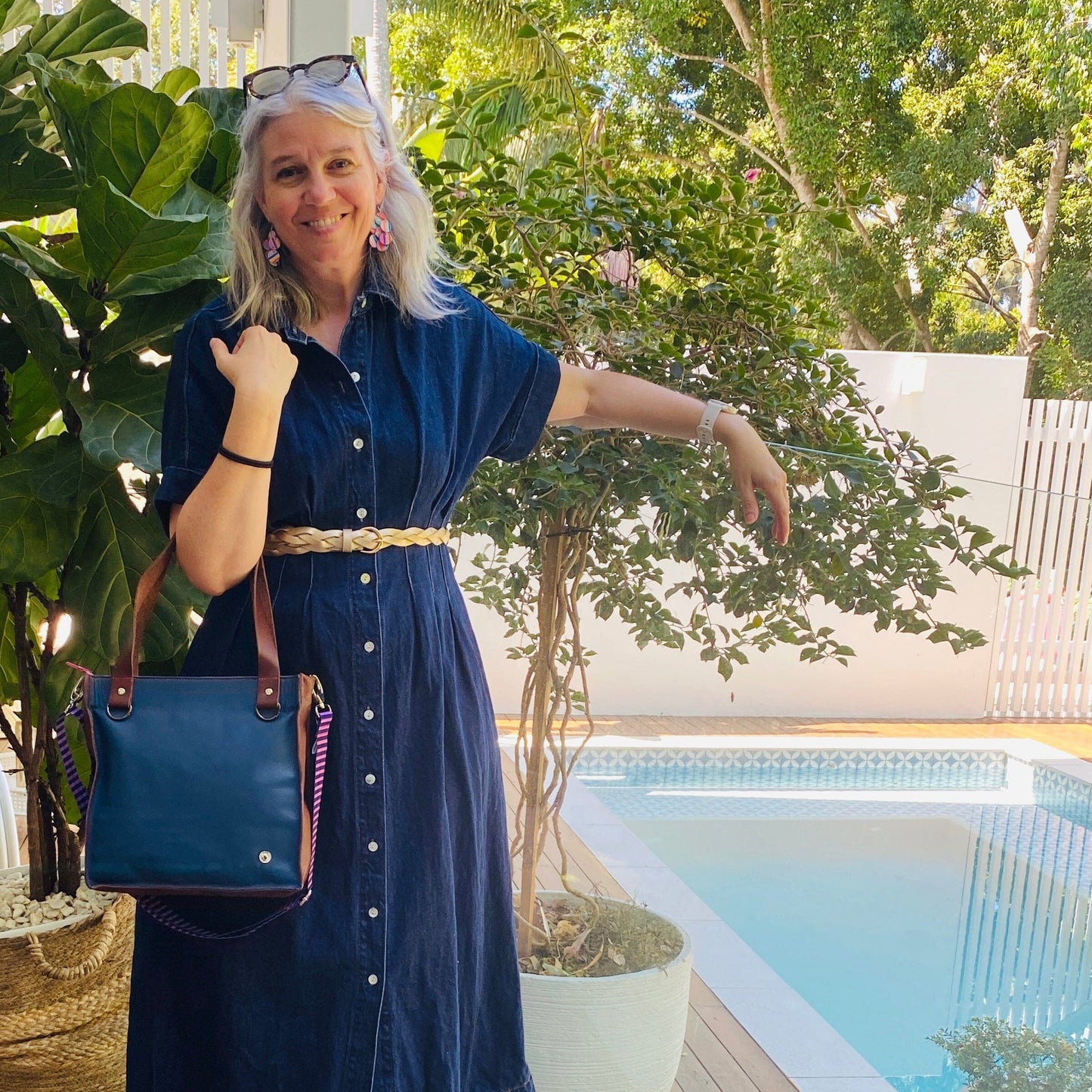 The Everyday Zipper Leather Tote - Navy/Tan