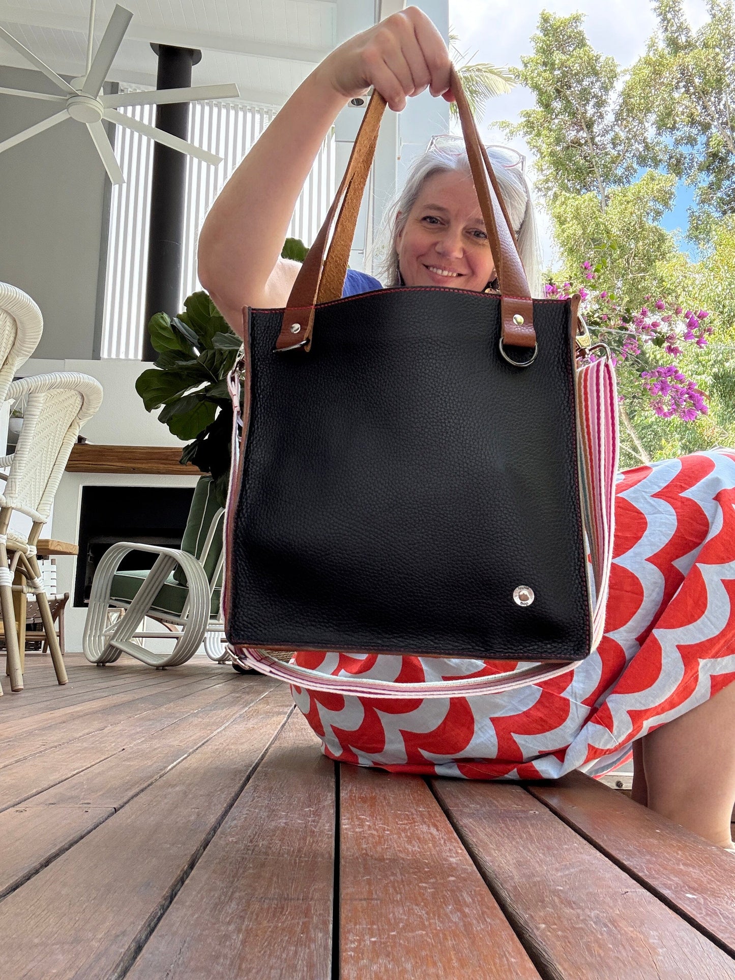 The Everyday Leather Tote - Pebble Black/Tan