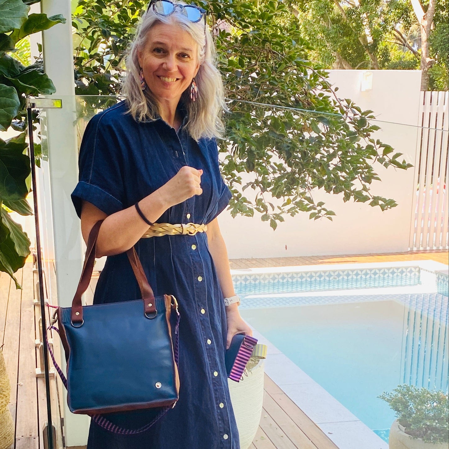 The Everyday Zipper Leather Tote - Navy/Tan