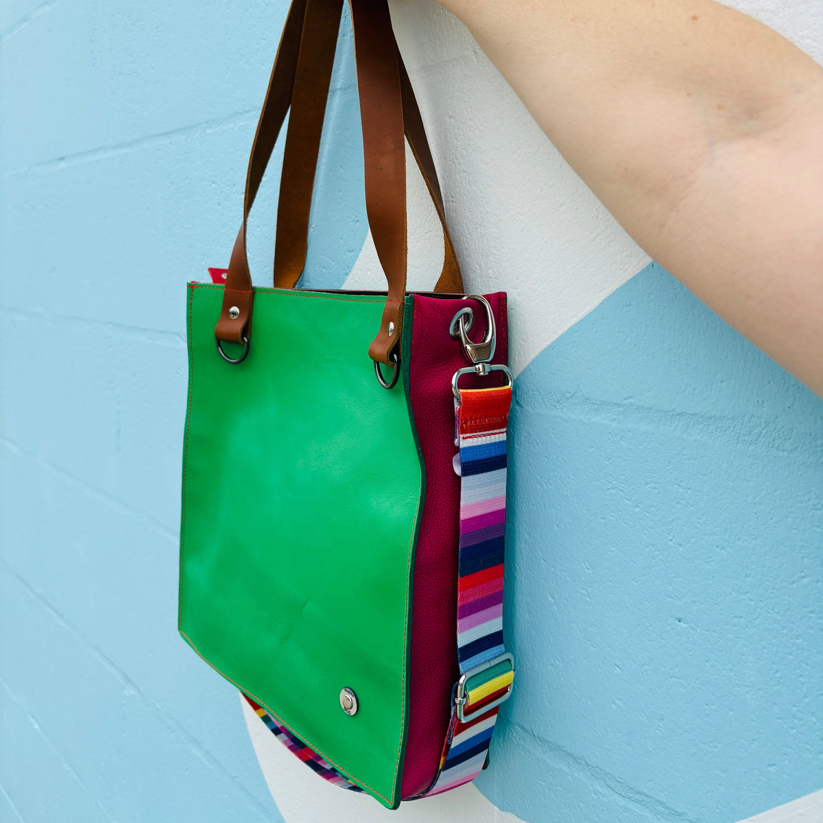 The Everyday Zipper Leather Tote - Apple Green/Pink