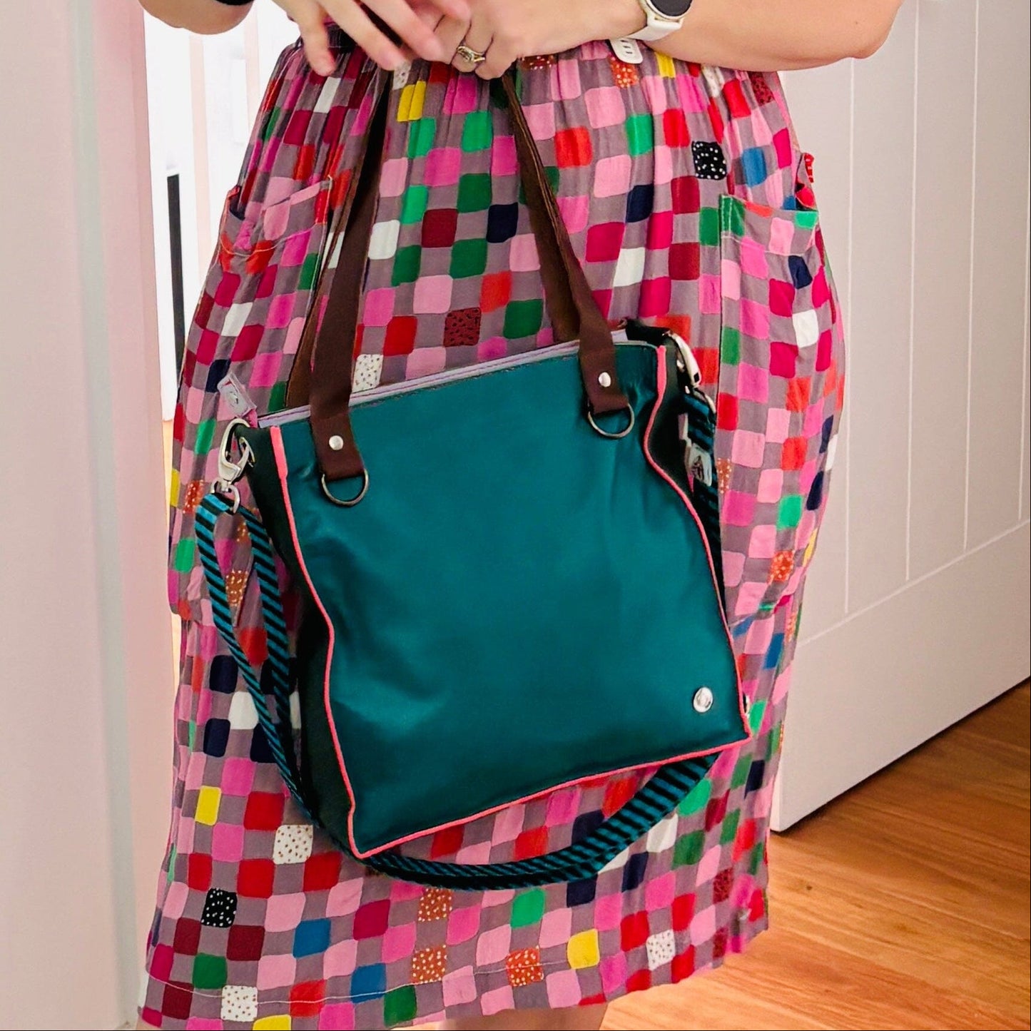 The Everyday Zipper Leather Tote - Green/Blush