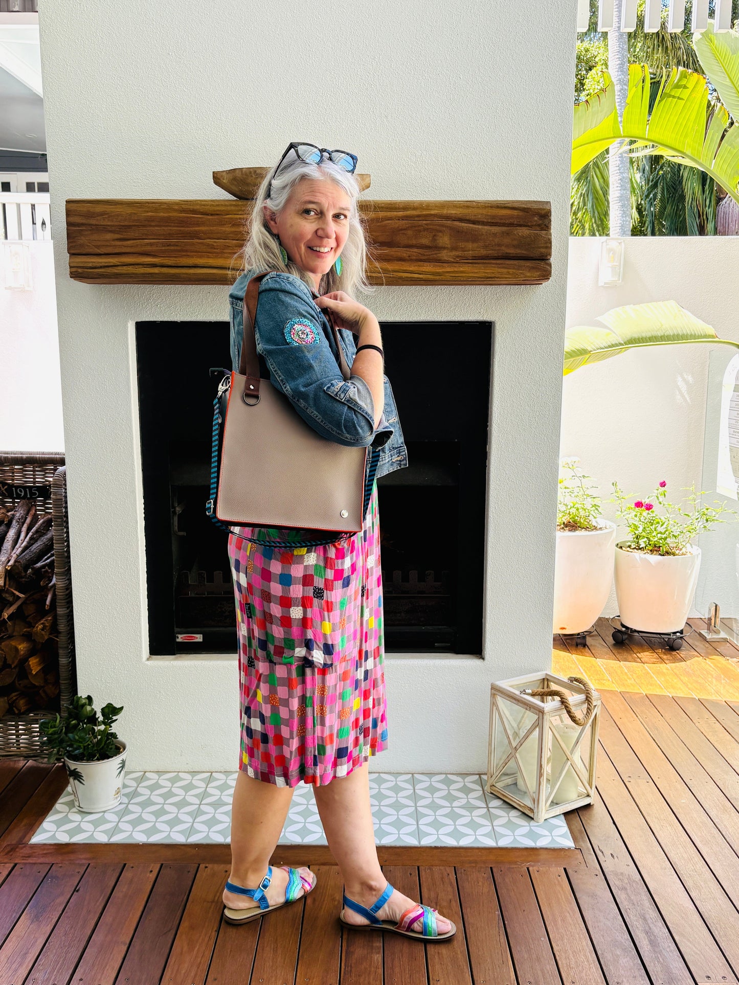 The Everyday Zipper Leather Tote - Taupe/Blue