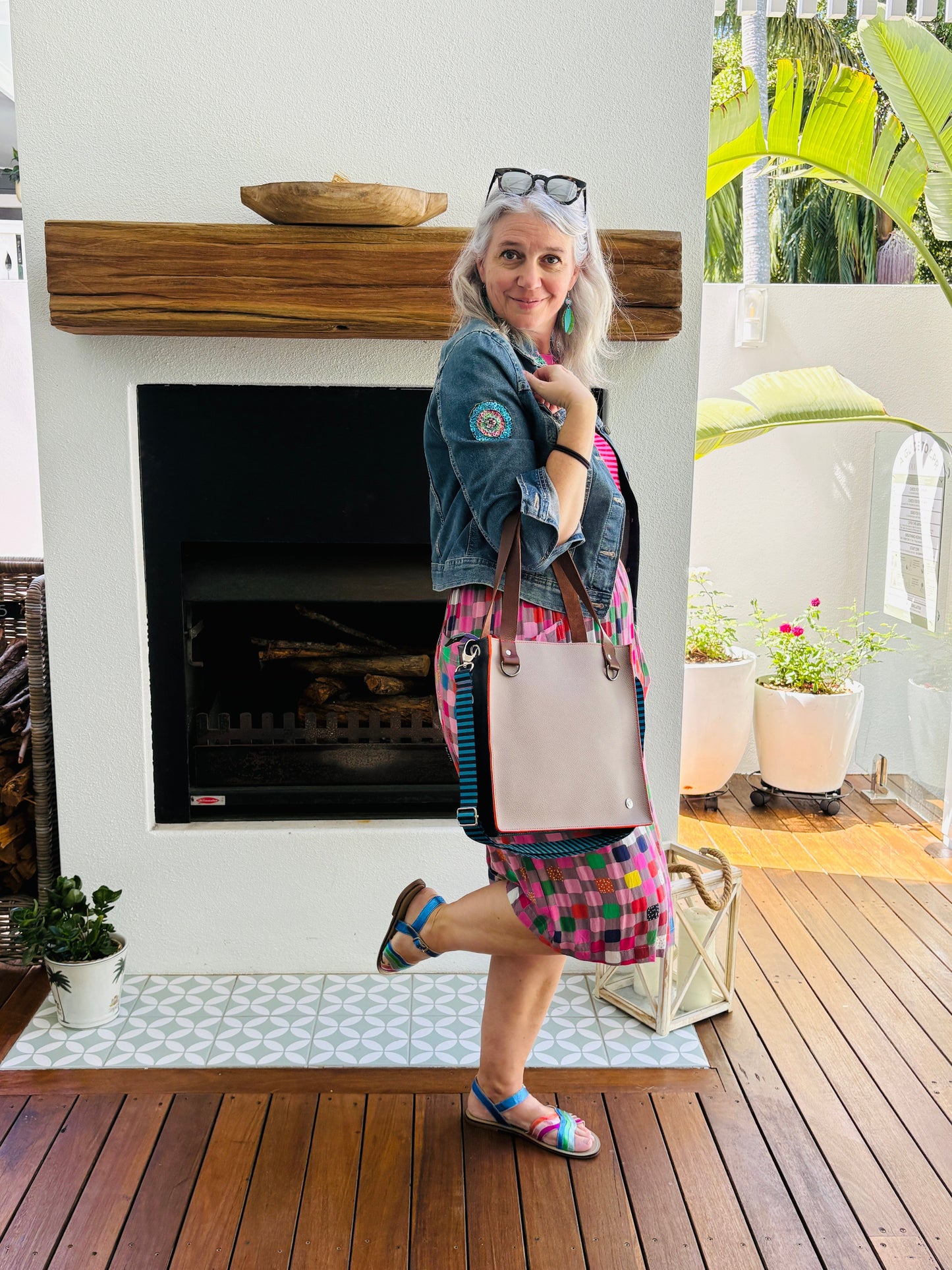 The Everyday Zipper Leather Tote - Taupe/Blue