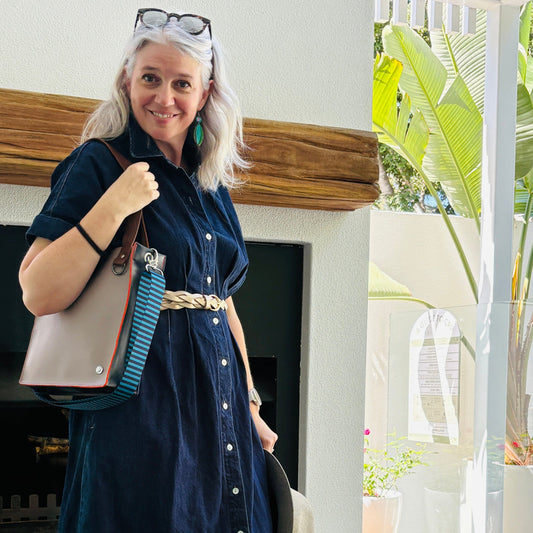 The Everyday Zipper Leather Tote - Taupe/Blue