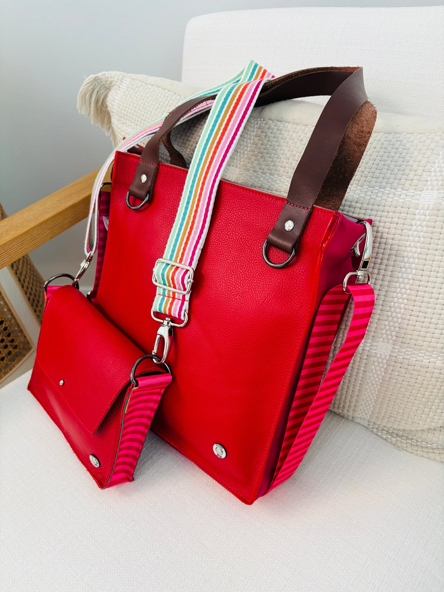 The Everyday Zipper Leather Tote - Red/Pink