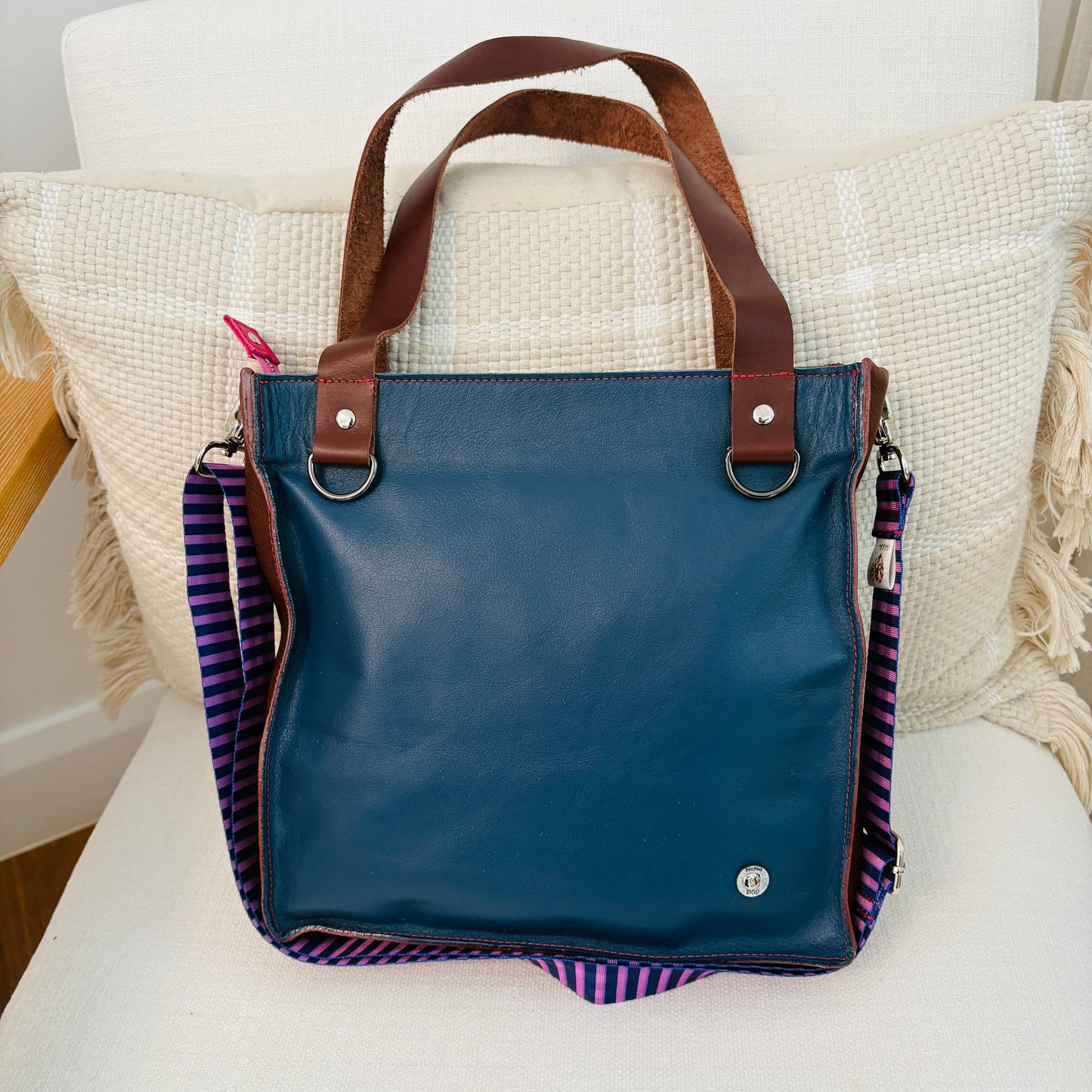 The Everyday Zipper Leather Tote - Navy/Tan