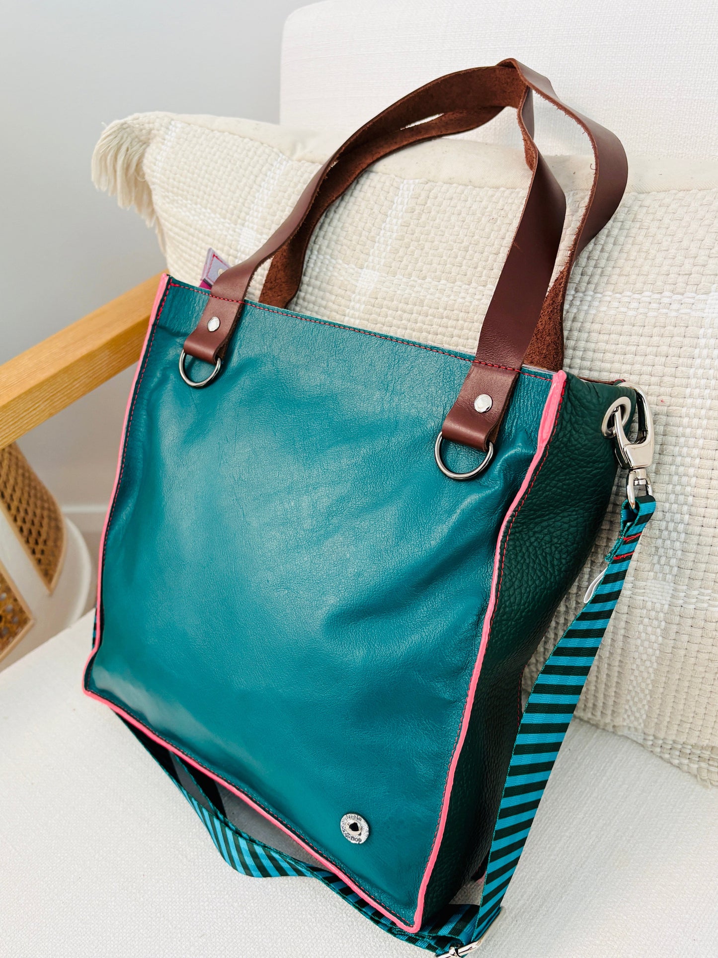 The Everyday Zipper Leather Tote - Green/Blush
