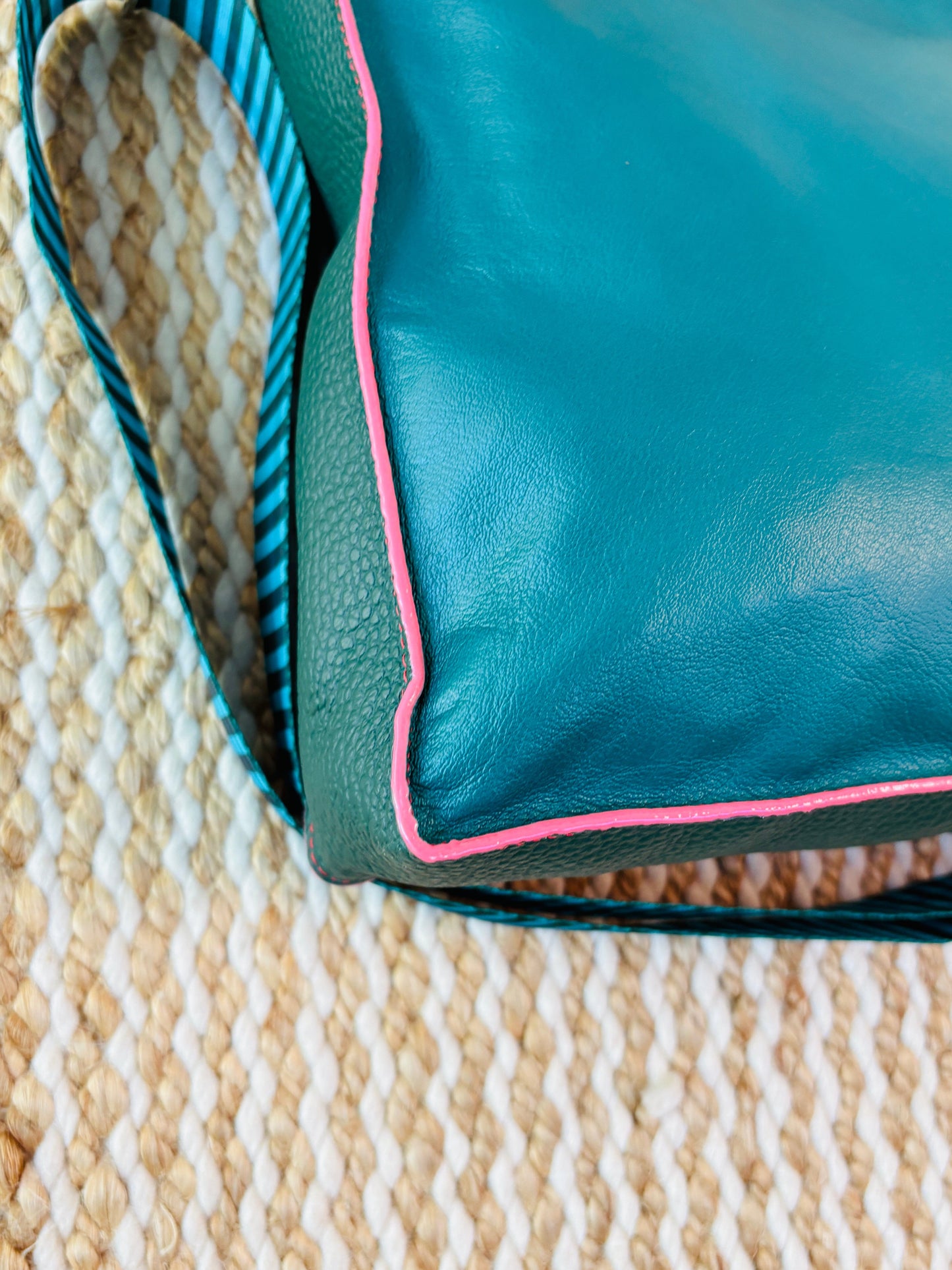 The Everyday Zipper Leather Tote - Green/Blush