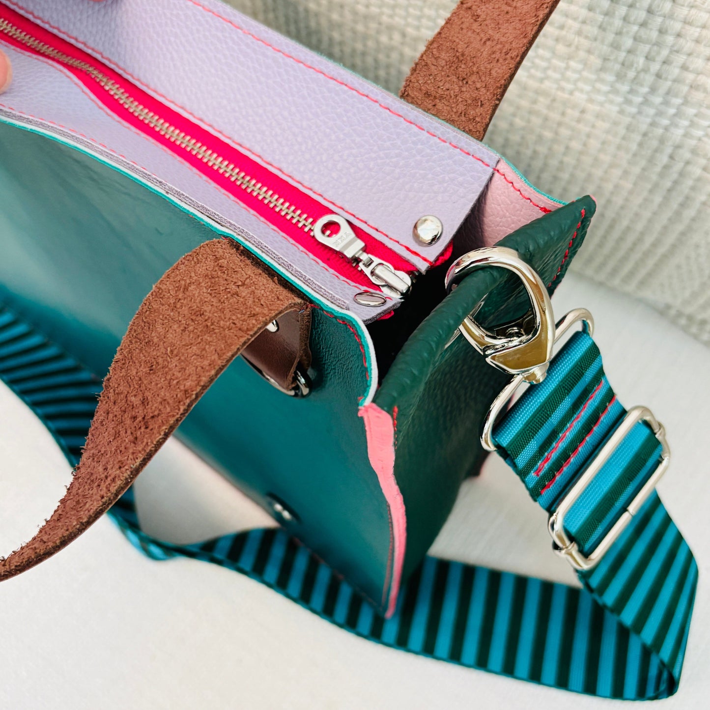 The Everyday Zipper Leather Tote - Green/Blush