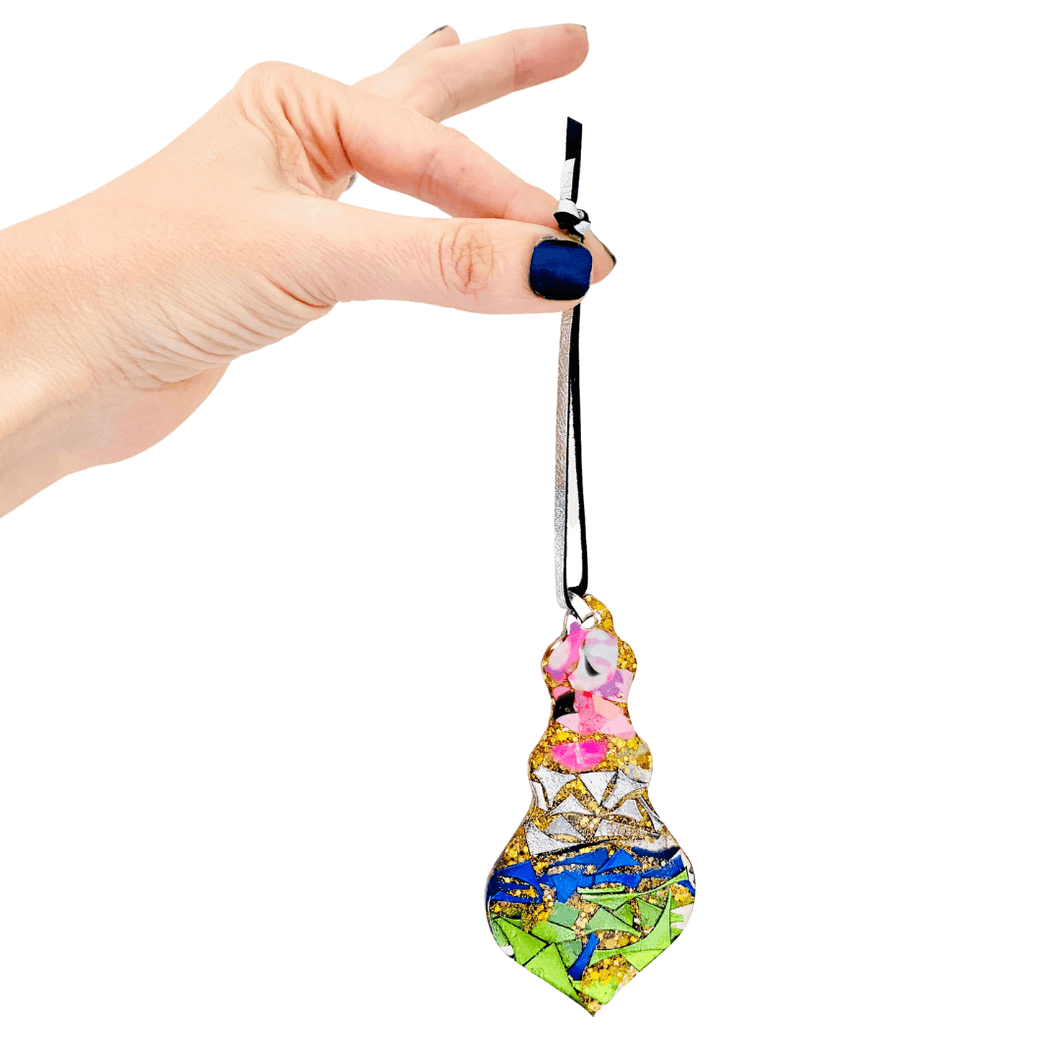 Heirloom Resin Christmas Decoration - Emerald River Bulb