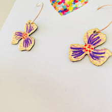 Load image into Gallery viewer, Pansy Mini - Purple - Leather Earrings